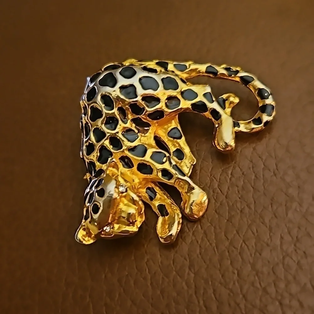 Vintage 1980s Egyptian Cheetah Leopard Baddie Brooch